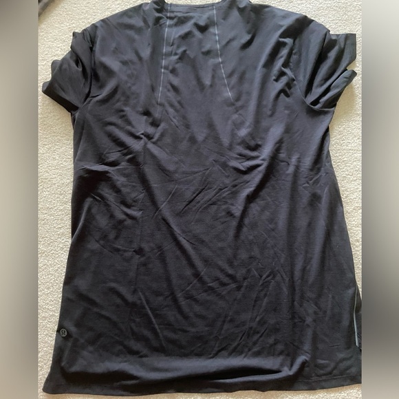 Lululemon 🍋Sidelane Swap Shirt in Black size L, designed for running - Picture 4 of 4